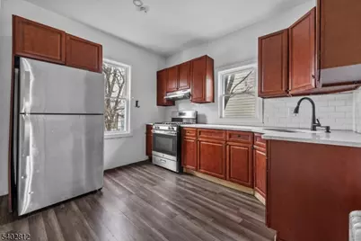 268 Leslie St, Newark, NJ 07112 - Photo 10