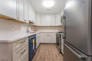 109 Stratford Pl, Bridgewater, NJ 08805 - Photo 2