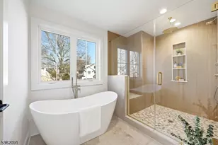 4 Maplewood Dr, Livingston, NJ 07039 - Photo 28