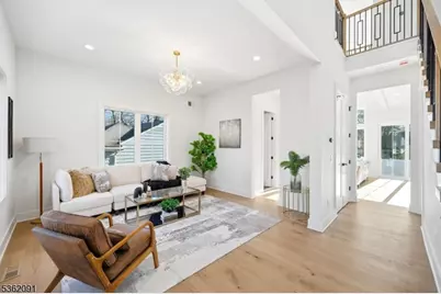 4 Maplewood Dr, Livingston, NJ 07039 - Photo 6