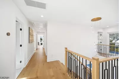 4 Maplewood Dr, Livingston, NJ 07039 - Photo 30