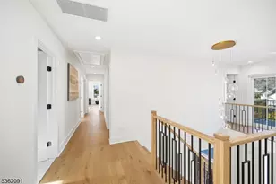 4 Maplewood Dr, Livingston, NJ 07039 - Photo 30