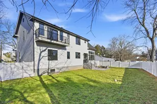 4 Maplewood Dr, Livingston, NJ 07039 - Photo 48