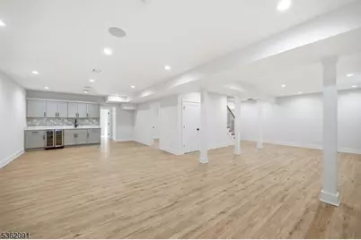 4 Maplewood Dr, Livingston, NJ 07039 - Photo 42