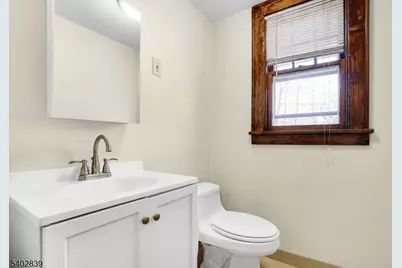 33 Becker Ter, Irvington, NJ 07111 - Photo 10