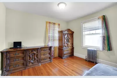 33 Becker Ter, Irvington, NJ 07111 - Photo 6