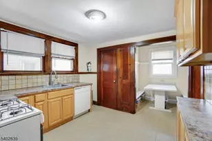 33 Becker Terrace, Irvington, NJ 07111 - Photo 4