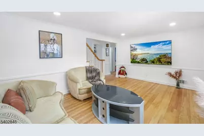 38 Sherwood St, Clifton, NJ 07013 - Photo 4