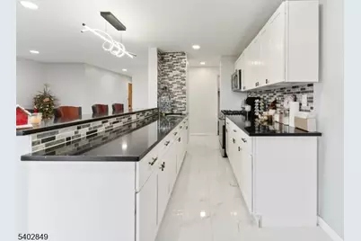 704-712 N Broad St #5F, Elizabeth, NJ 07208 - Photo 1