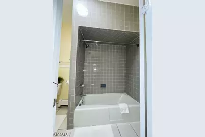 180 Pomona Ave #3, Newark, NJ 07112 - Photo 4