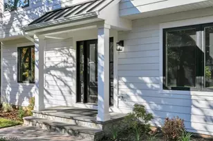 117 W Oak St, Bernards Township, NJ 07920 - Photo 2