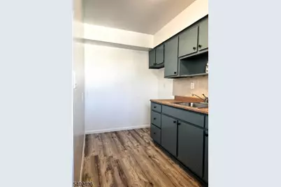 2428 Saint Georges Ave #B6, Rahway, NJ 07065 - Photo 2