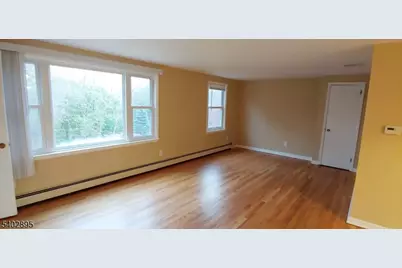 60 Bank St, Midland Park, NJ 07432 - Photo 6