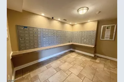 60 Parkway Dr #10G, East Orange, NJ 07017 - Photo 6