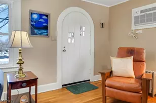 247 Hillside Ave, Chatham, NJ 07928 - Photo 4