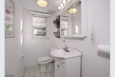 18 Schirra Dr, Wanaque, NJ 07465 - Photo 32