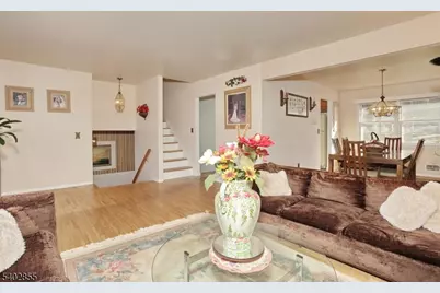 18 Schirra Dr, Wanaque, NJ 07465 - Photo 8