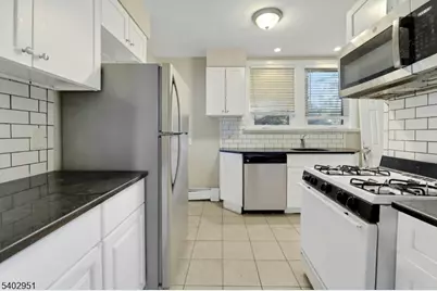 63 Wyckoff Ave, Waldwick, NJ 07463 - Photo 8