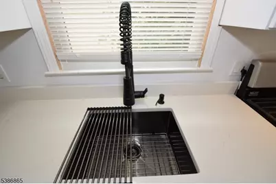 40 Glaser Ave, Raritan, NJ 08869 - Photo 4