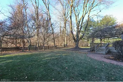 10 Red Maple Ln, Kenilworth, NJ 07033 - Photo 32