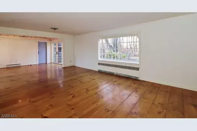 10 Red Maple Ln, Kenilworth, NJ 07033 - Photo 10