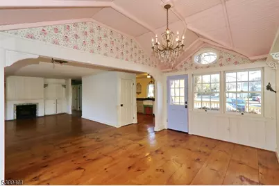 10 Red Maple Ln, Kenilworth, NJ 07033 - Photo 8