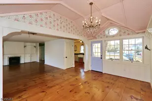 10 Red Maple Ln, Kenilworth, NJ 07033 - Photo 8