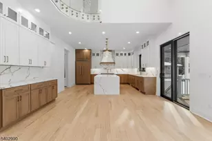 83 Falcon Rd, Livingston, NJ 07039 - Photo 16