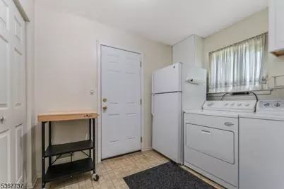 4 Orchid Pl, Clinton Township, NJ 08833 - Photo 6