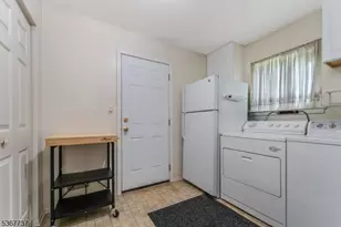 4 Orchid Pl, Clinton Township, NJ 08833 - Photo 6