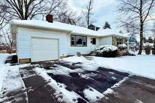 19 Pitt Rd, Springfield, NJ 07081 - Photo 2