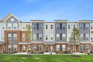 5 Sadie Cir, Union Township, NJ 07083 - Photo 2