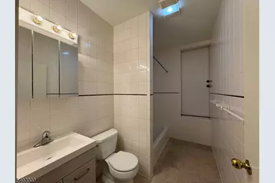 610 Devon St #3, Kearny, NJ 07032 - Photo 22