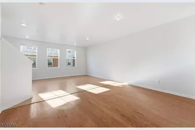 6 Bond St, North Brunswick Township, NJ 08902 - Photo 16