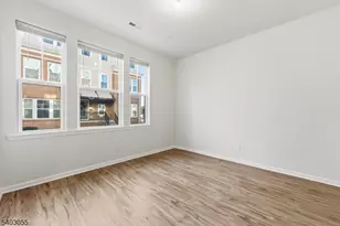 6 Bond St, North Brunswick Township, NJ 08902 - Photo 4