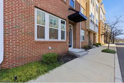 6 Bond St, North Brunswick Township, NJ 08902 - Photo 2