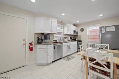 94 Trimble Ave, Clifton, NJ 07011 - Photo 8