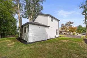 78 Maple Ln, Wayne, NJ 07470 - Photo 8