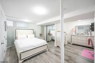 162 Glenwood Ave, Jersey City, NJ 07306 - Photo 16