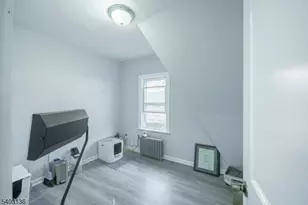 162 Glenwood Ave, Jersey City, NJ 07306 - Photo 36