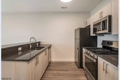 72 S Essex Ave #409, Orange, NJ 07050 - Photo 2