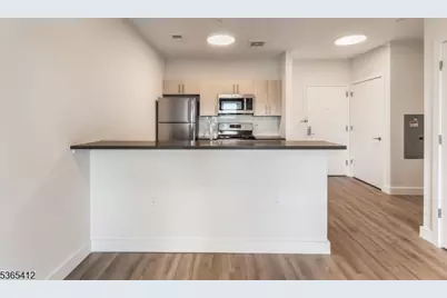 72 S Essex Ave #409, Orange, NJ 07050 - Photo 4