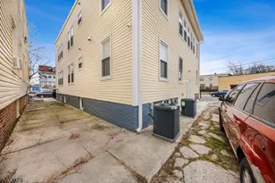 81 Wolcott Terrace, Newark, NJ 07112 - Photo 18