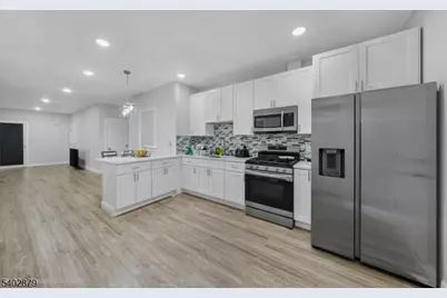 81 Wolcott Ter, Newark, NJ 07112 - Photo 10