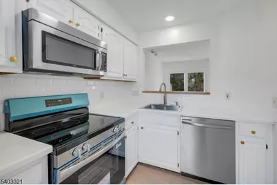 43 Rushmore Ln, Allamuchy Township, NJ 07840 - Photo 2