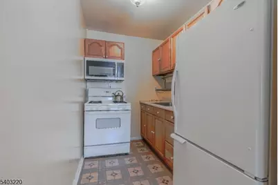 916 Stuyvesant Ave, Irvington Twp., NJ 07111 - Photo 6