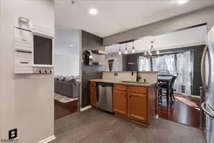 18 Marina Dr, Bayonne, NJ 07002 - Photo 14