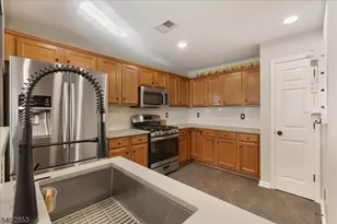 18 Marina Dr, Bayonne, NJ 07002 - Photo 12