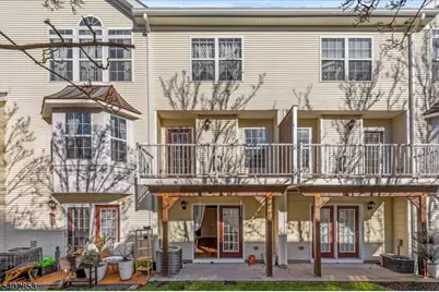 18 Marina Dr, Bayonne, NJ 07002 - Photo 28