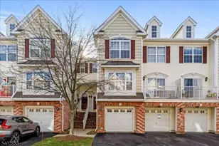 18 Marina Dr, Bayonne, NJ 07002 - Photo 4